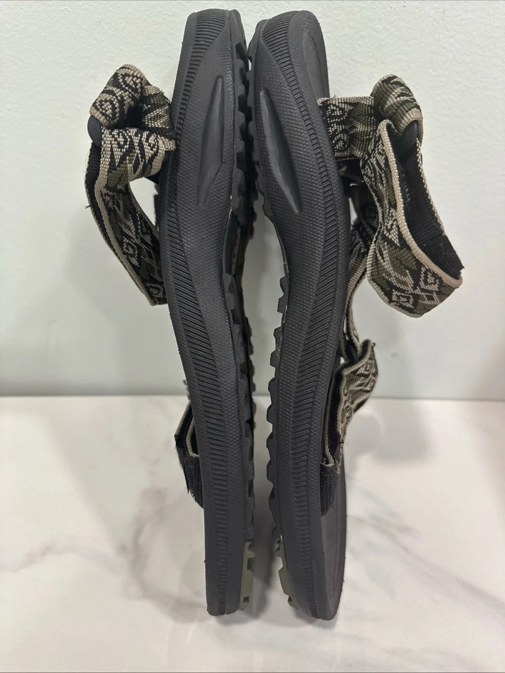 Outdoor Strap Sandals with Patterned Olive Straps